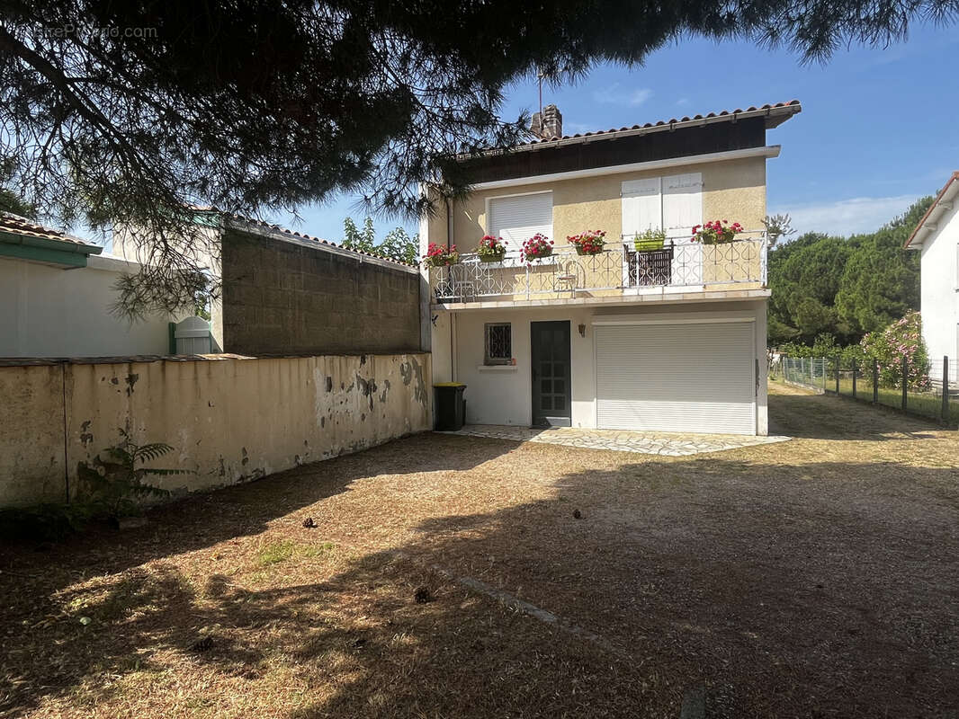 Maison à SAINT-GEORGES-DE-DIDONNE