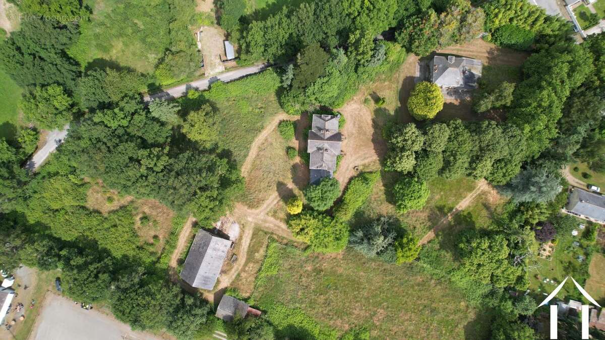 Maison à CONQUEREUIL