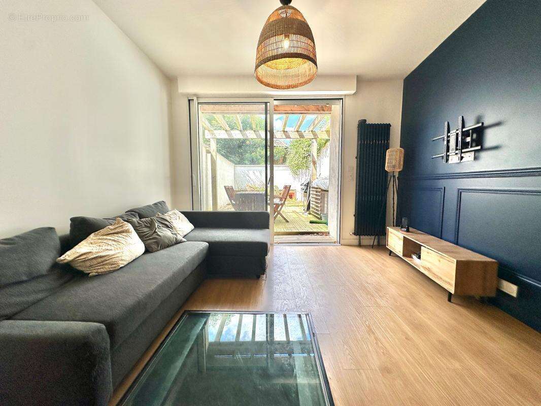 Maison à CASTRES-GIRONDE