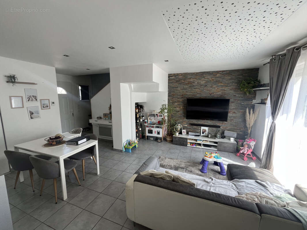 Maison à SAINT-MATHIEU-DE-TREVIERS