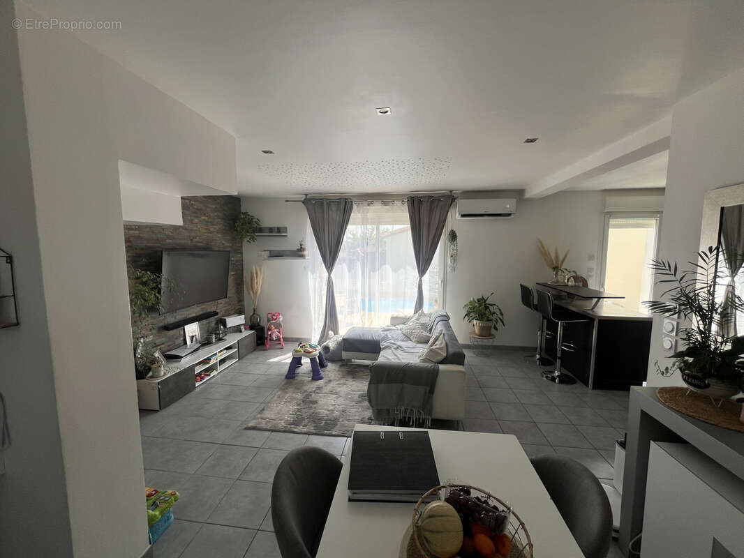 Maison à SAINT-MATHIEU-DE-TREVIERS