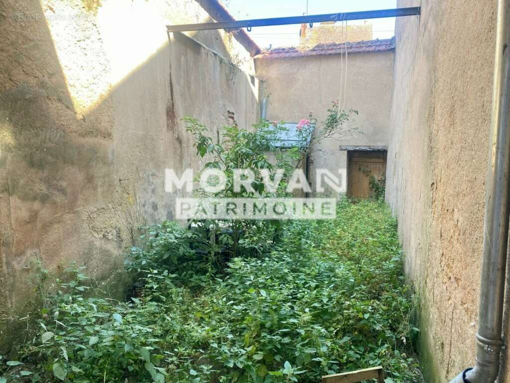 Maison à SAINT-SAULGE