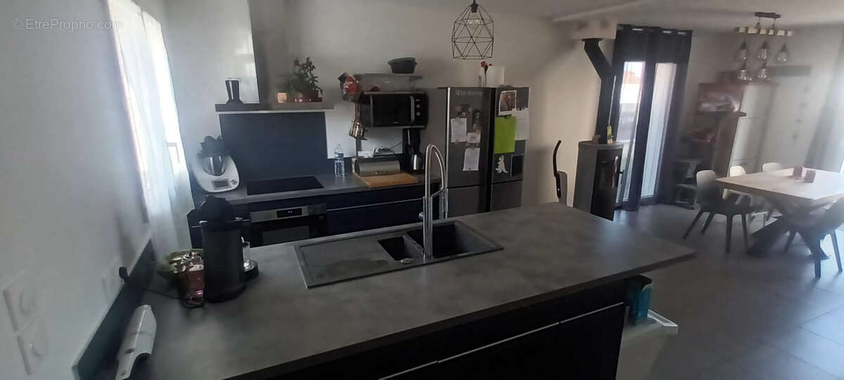 Maison à SAINT-ROMAIN-DE-JALIONAS