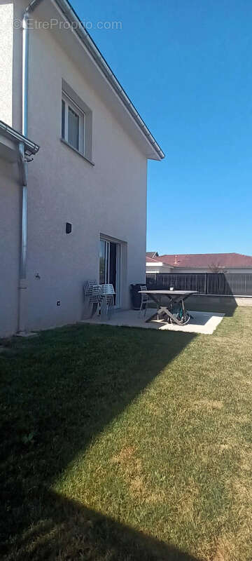 Maison à SAINT-ROMAIN-DE-JALIONAS