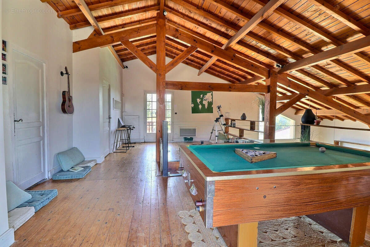 Maison à CADILLAC-EN-FRONSADAIS