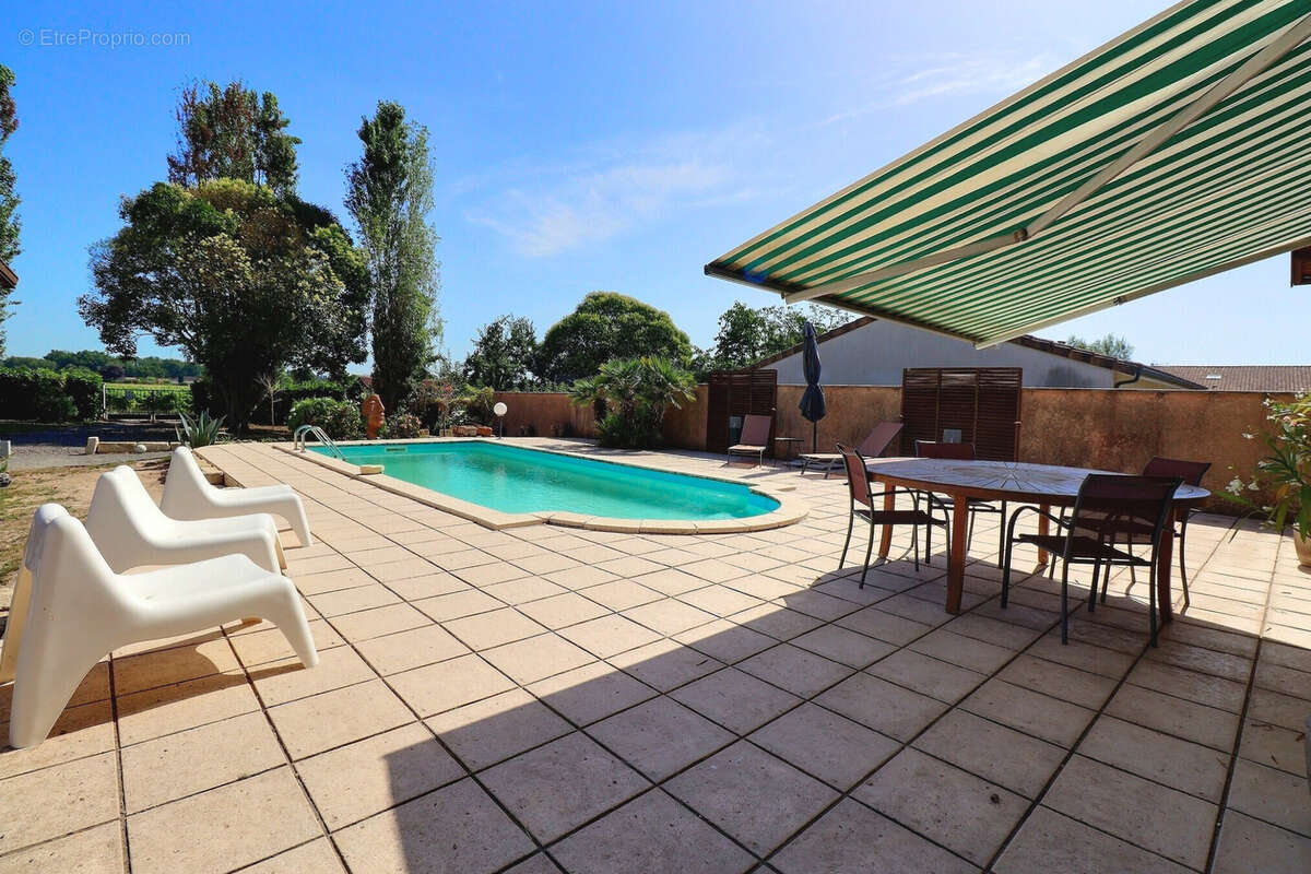 Maison à CADILLAC-EN-FRONSADAIS