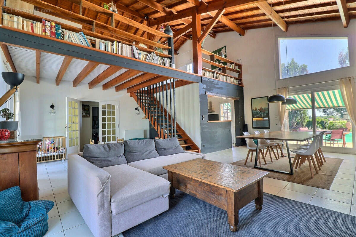 Maison à CADILLAC-EN-FRONSADAIS