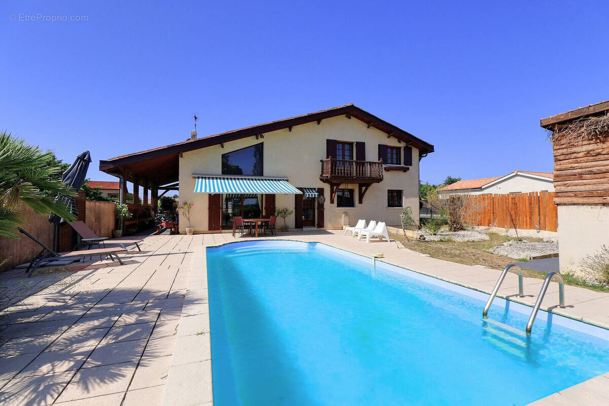 Maison à CADILLAC-EN-FRONSADAIS