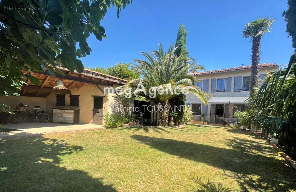 Maison à LAVERNOSE-LACASSE