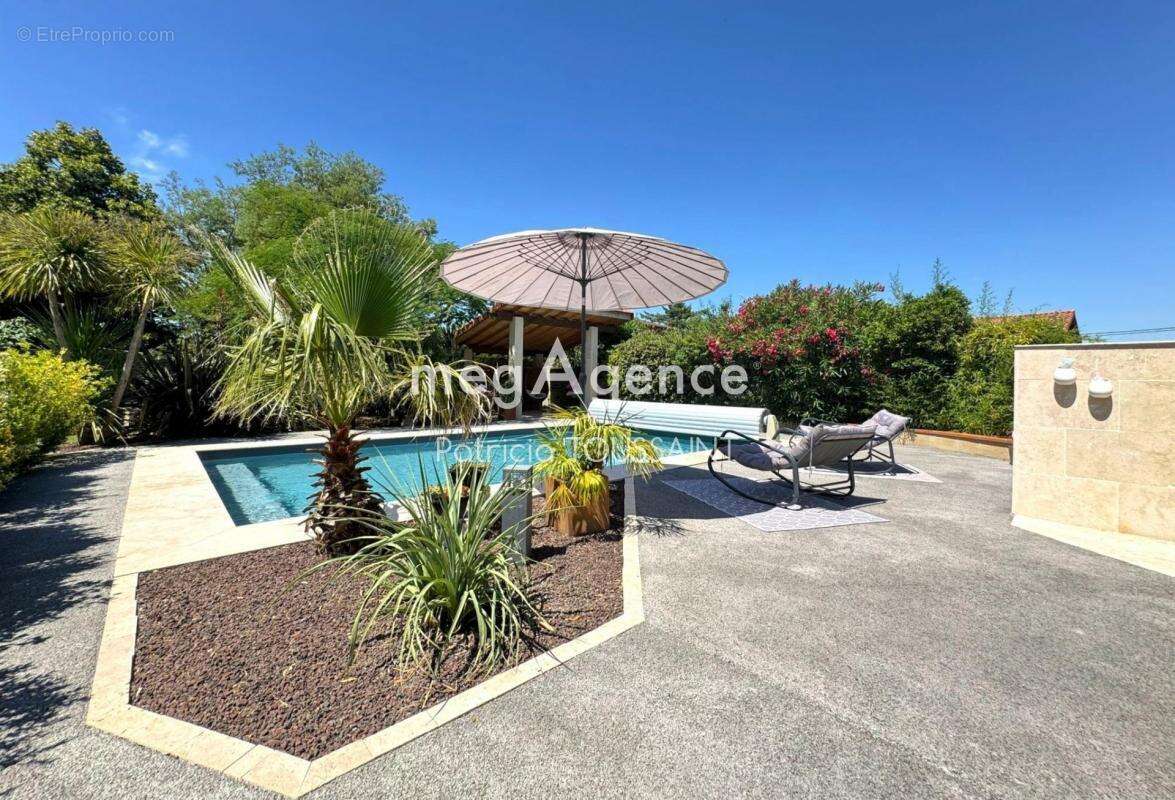 Maison à LAVERNOSE-LACASSE