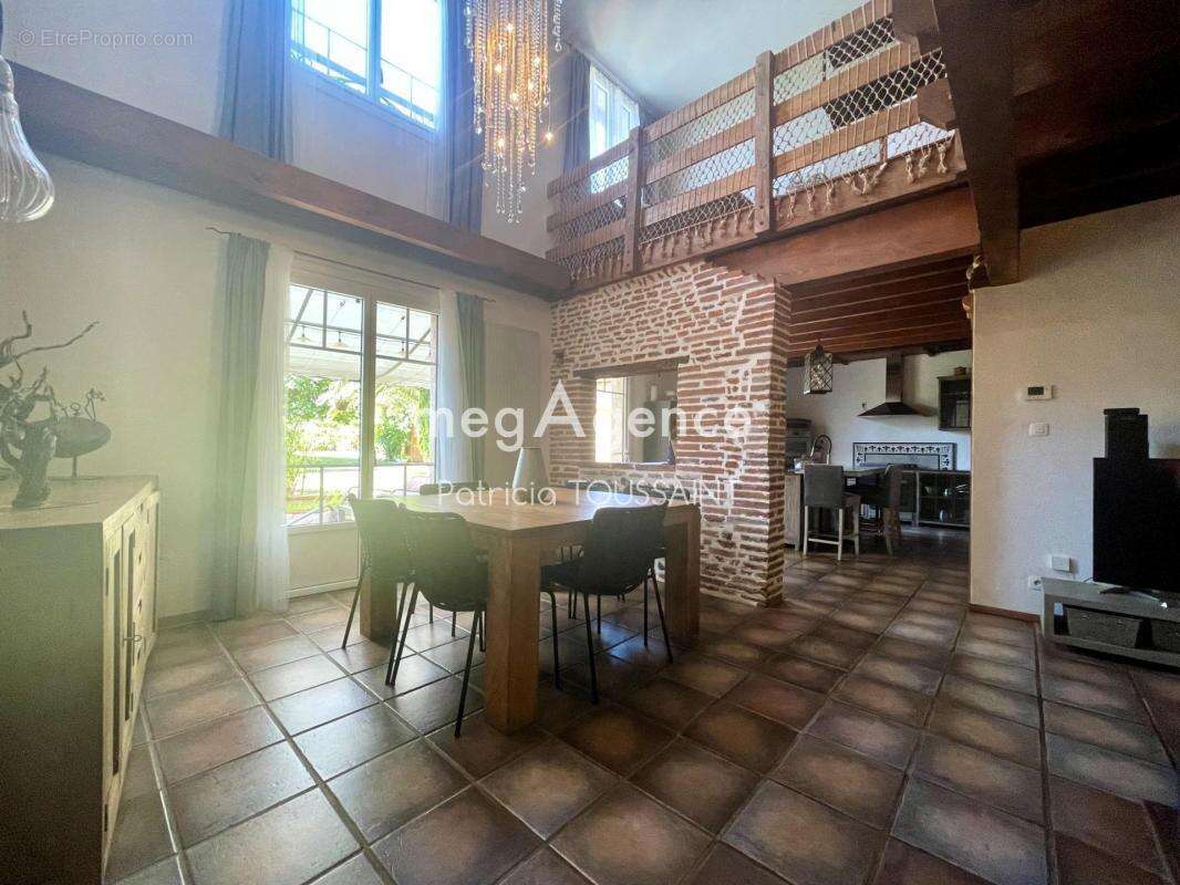 Maison à LAVERNOSE-LACASSE