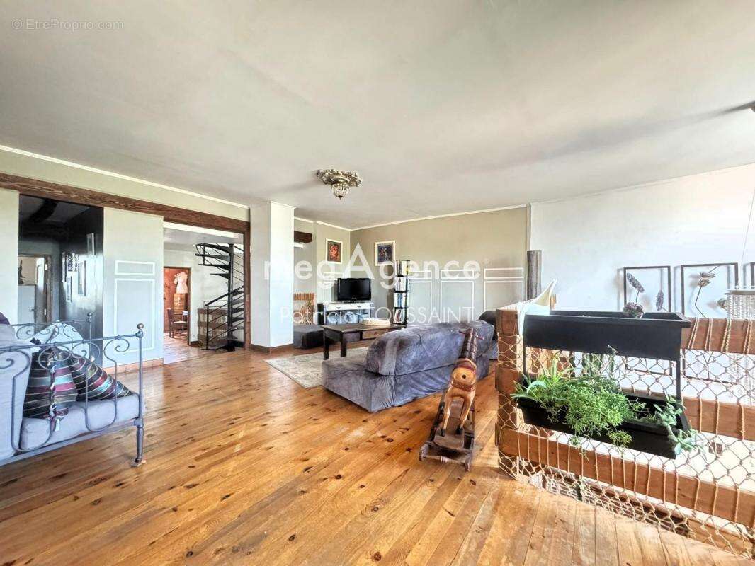 Maison à LAVERNOSE-LACASSE