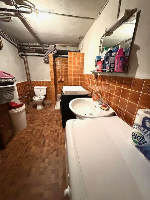 Maison à LA ROCHE-CHALAIS