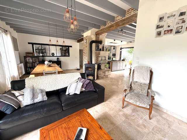 Maison à LA ROCHE-CHALAIS