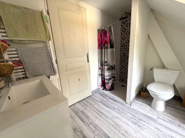 Maison à LA ROCHE-CHALAIS