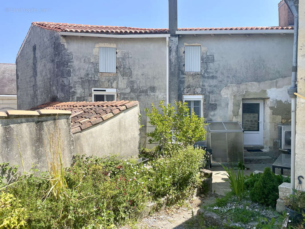 Maison à SAINT-SAVINIEN