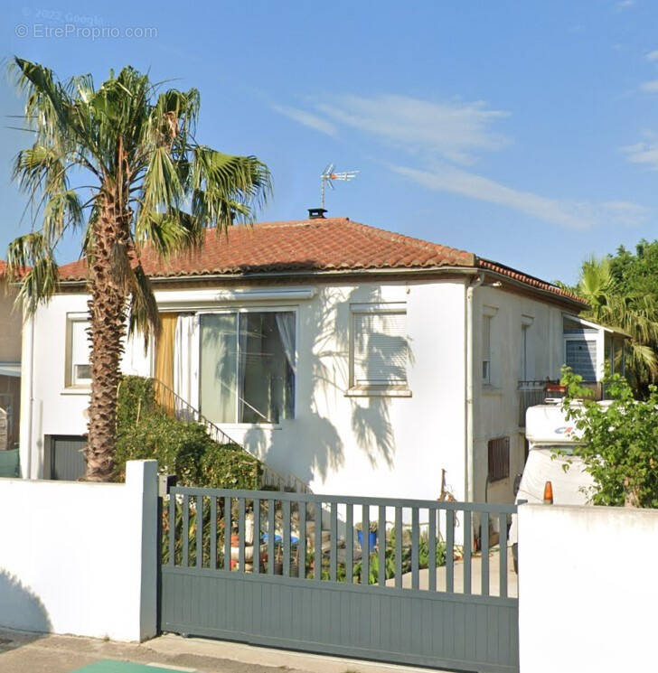 Maison à SAINT-LAURENT-DE-LA-SALANQUE