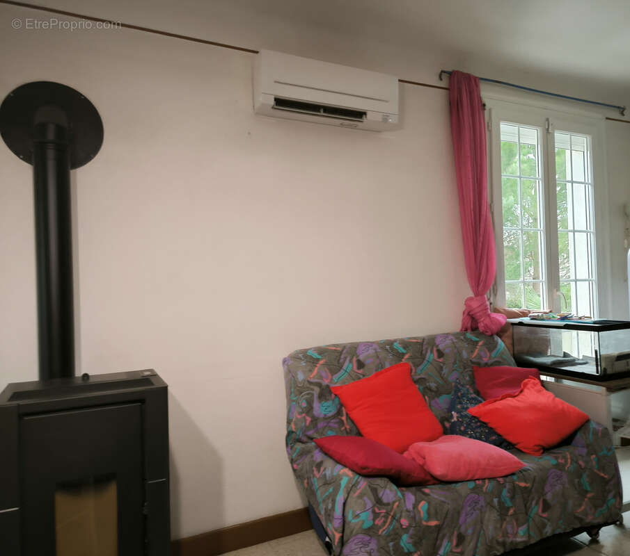 Maison à SAINT-LAURENT-DE-LA-SALANQUE