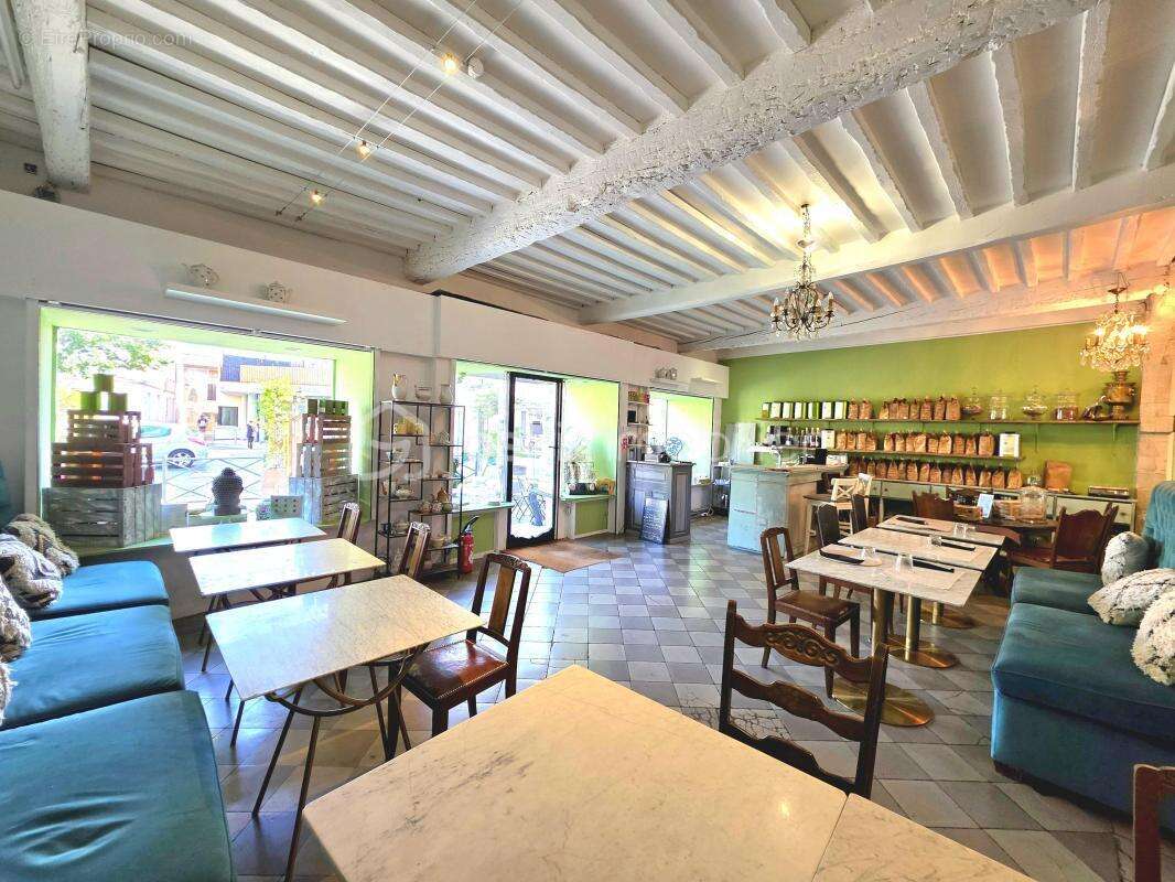 Commerce à PIERRELATTE