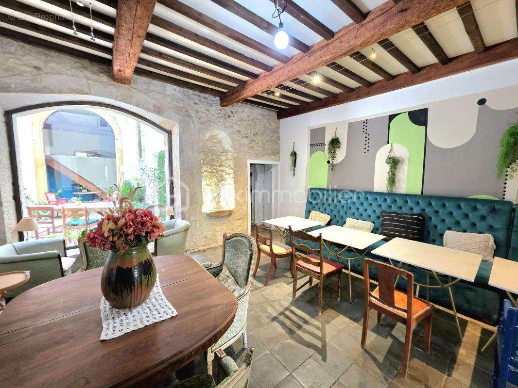 Commerce à PIERRELATTE