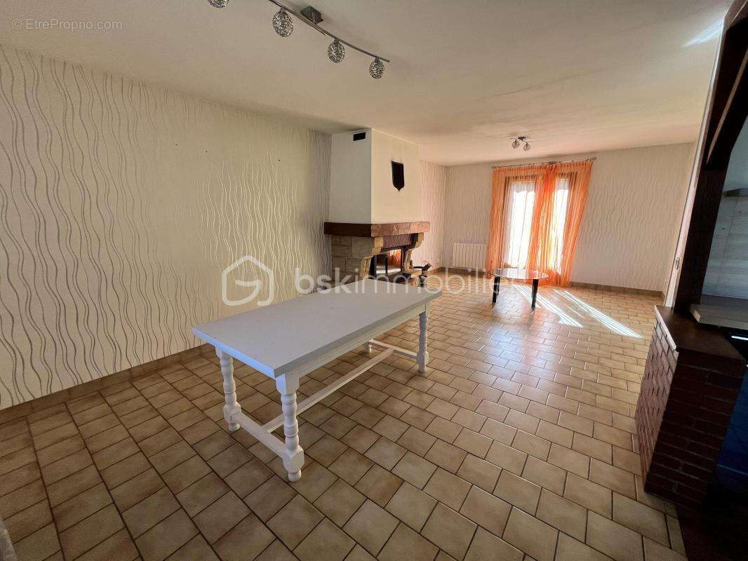 Maison à ARGENVIERES