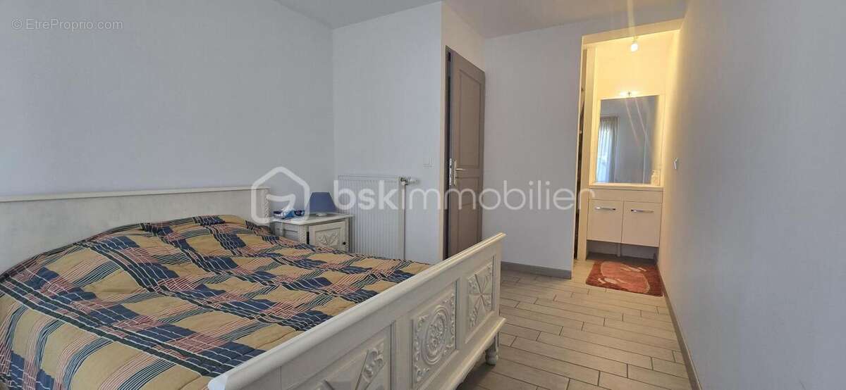 Maison à VERT-LE-PETIT