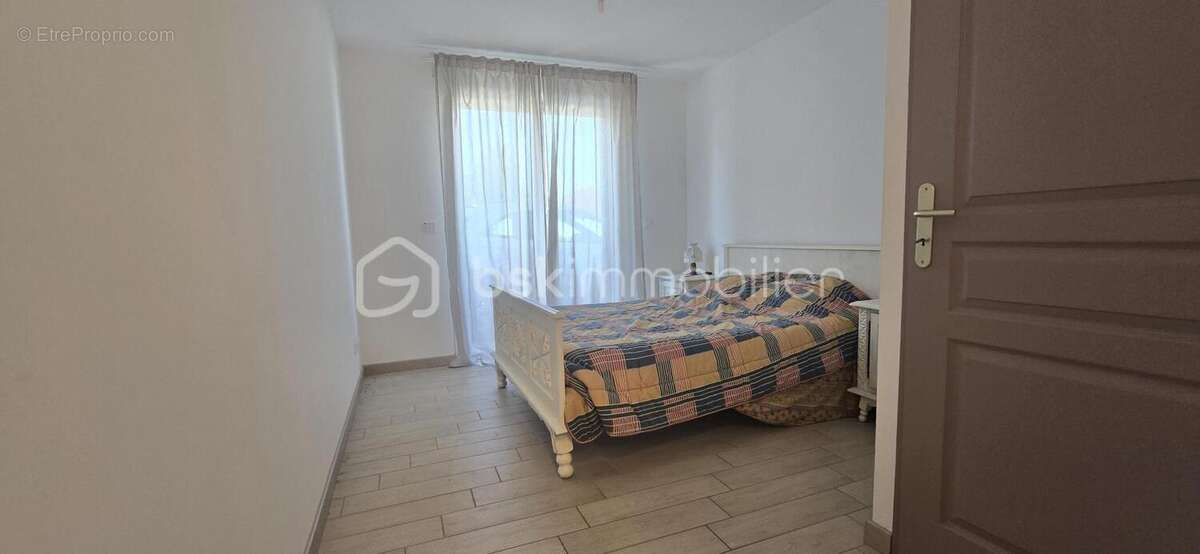 Maison à VERT-LE-PETIT