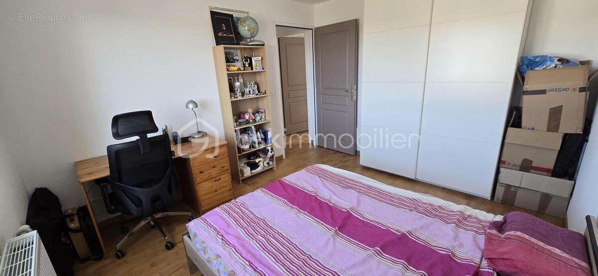 Maison à VERT-LE-PETIT