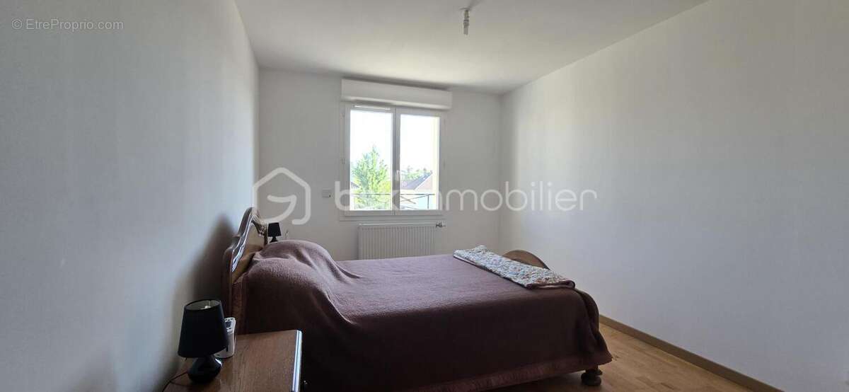 Maison à VERT-LE-PETIT