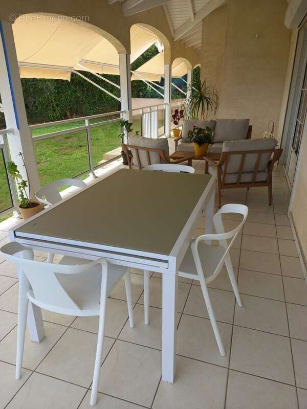 Maison à SAINTE-ROSE