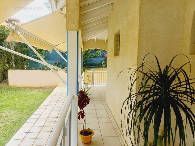 Maison à SAINTE-ROSE