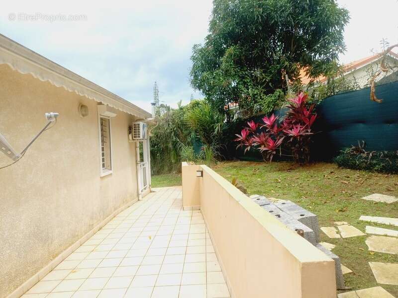 Maison à SAINTE-ROSE