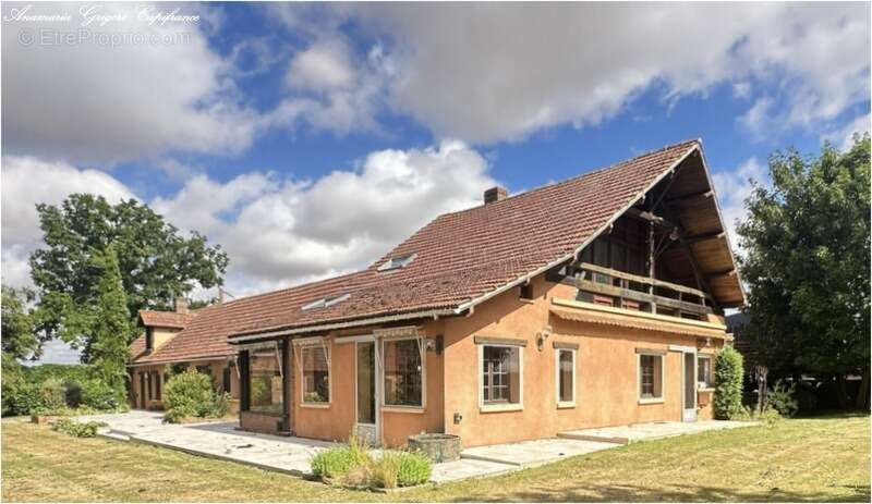 Maison à SAINT-ARNOULT-DES-BOIS