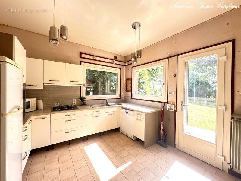 Maison à SAINT-ARNOULT-DES-BOIS