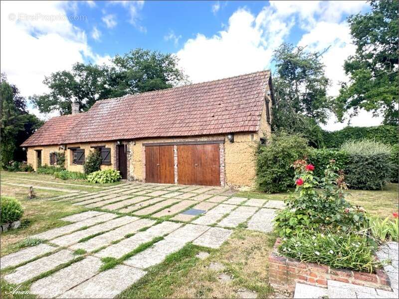 Maison à SAINT-ARNOULT-DES-BOIS