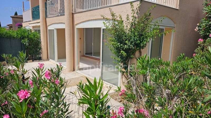 Appartement à BORMES-LES-MIMOSAS