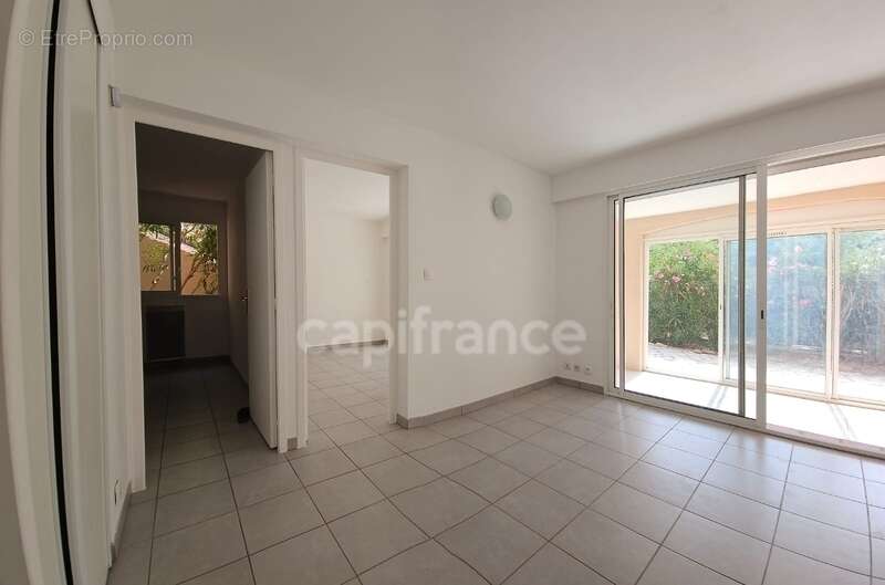 Appartement à BORMES-LES-MIMOSAS