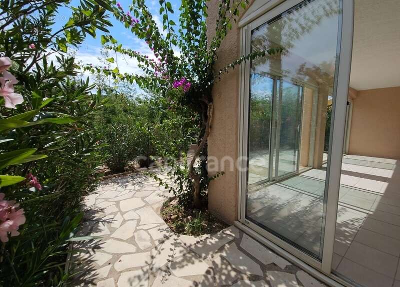 Appartement à BORMES-LES-MIMOSAS