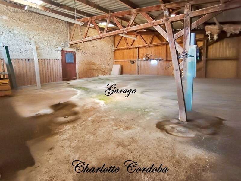 Maison à FEUGAROLLES