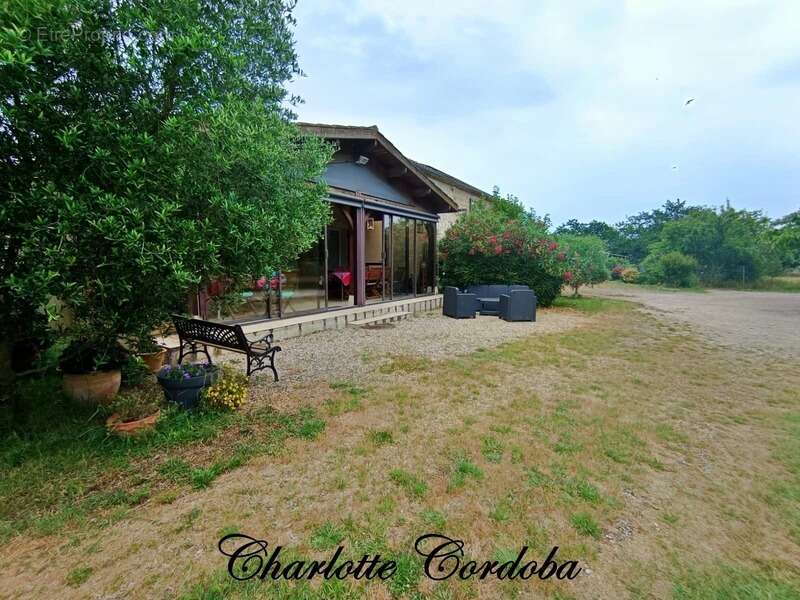 Maison à FEUGAROLLES