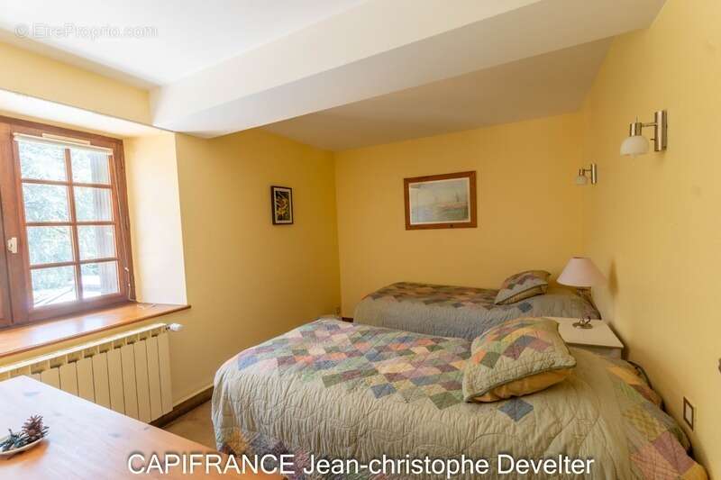 Maison à LA BAZOGE-MONTPINCON