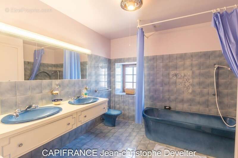 Maison à LA BAZOGE-MONTPINCON