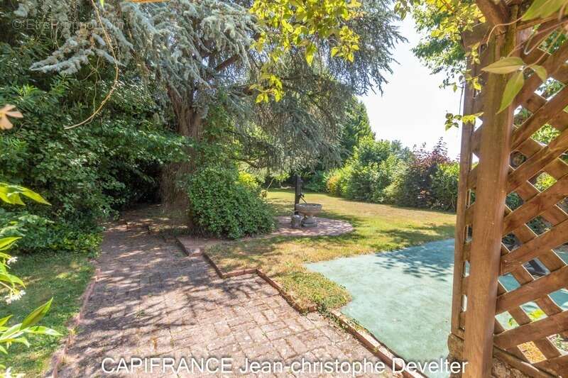 Maison à LA BAZOGE-MONTPINCON