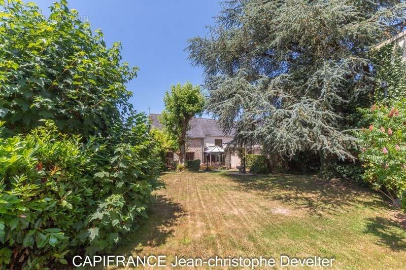 Maison à LA BAZOGE-MONTPINCON