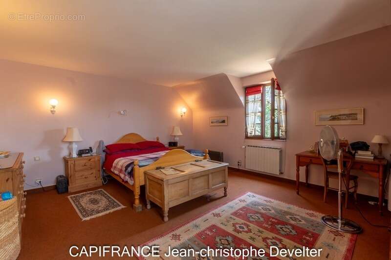 Maison à LA BAZOGE-MONTPINCON