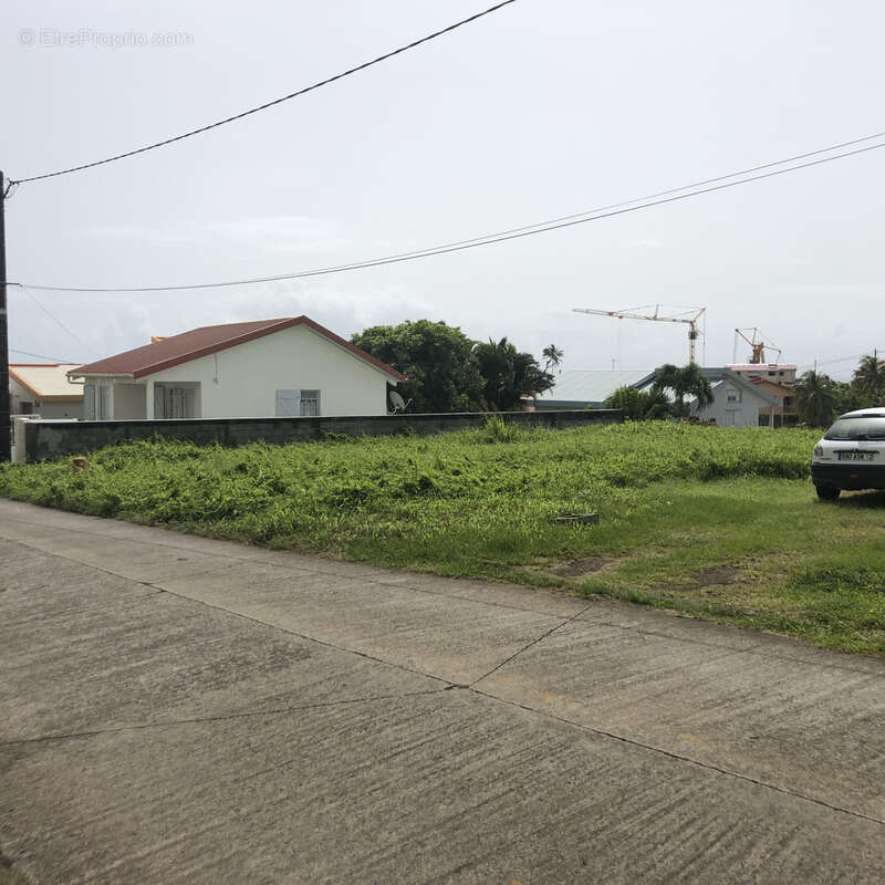 Terrain à LE LORRAIN