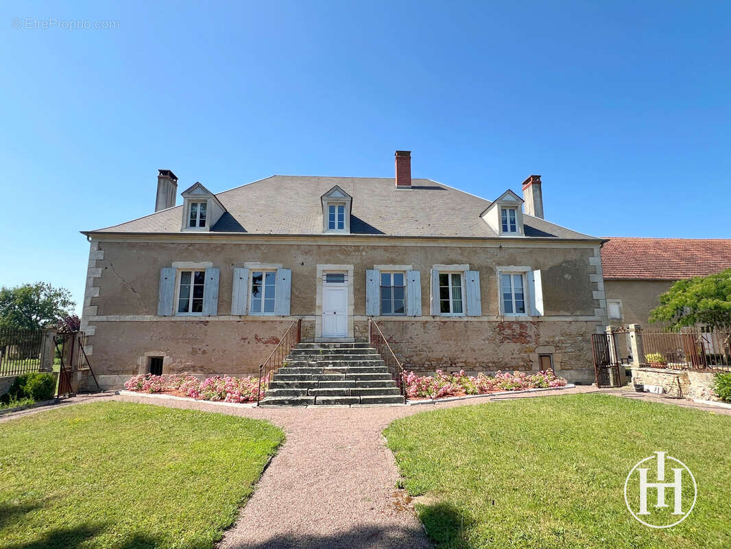 Maison à CHARENTON-DU-CHER