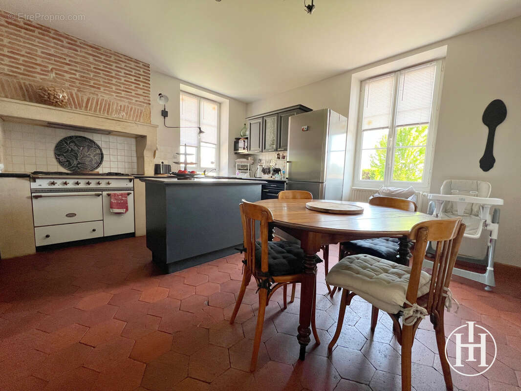 Maison à CHARENTON-DU-CHER