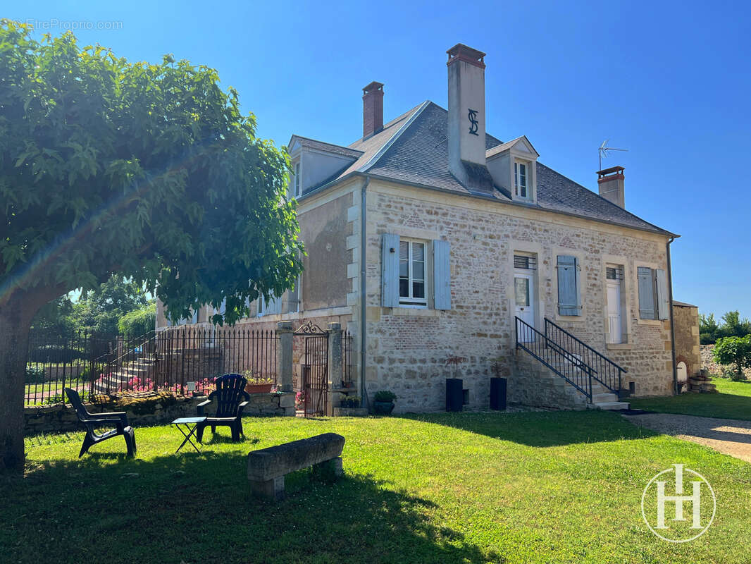 Maison à CHARENTON-DU-CHER