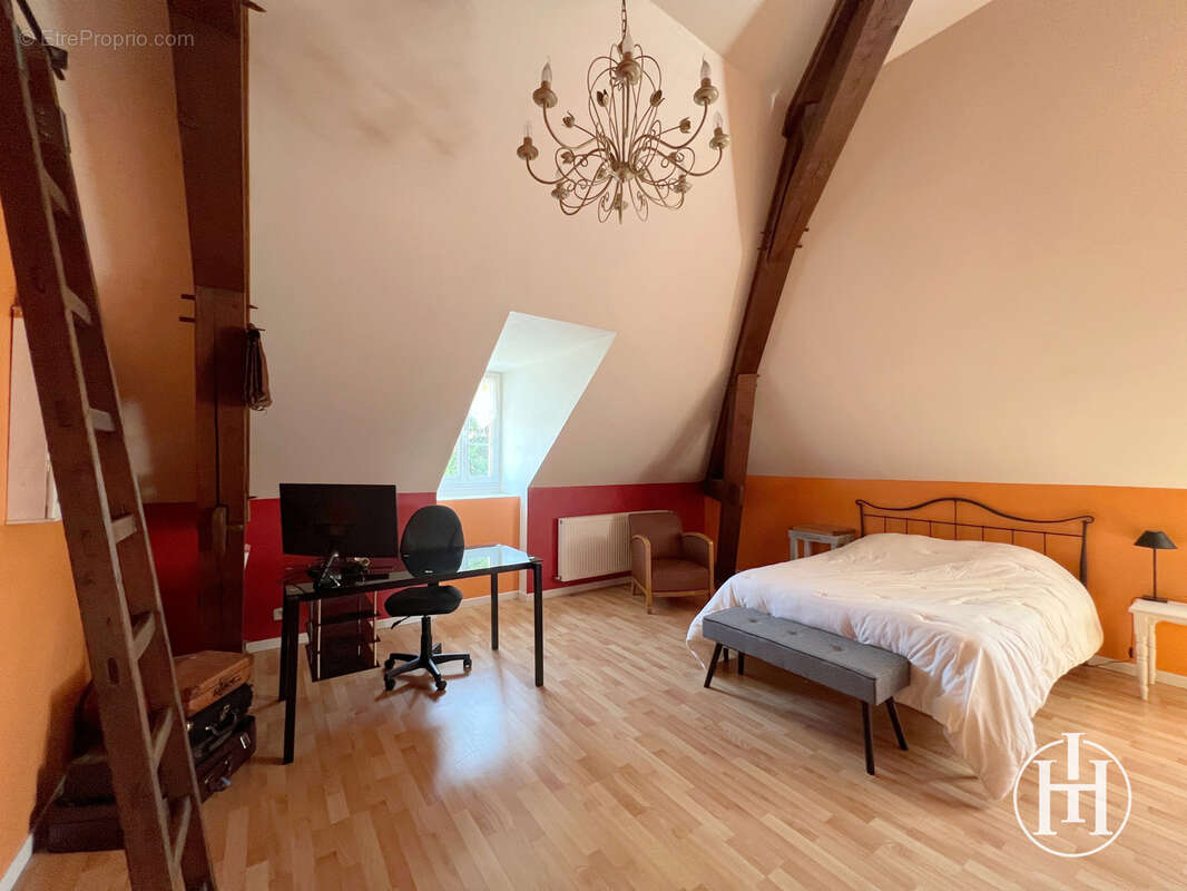 Maison à CHARENTON-DU-CHER